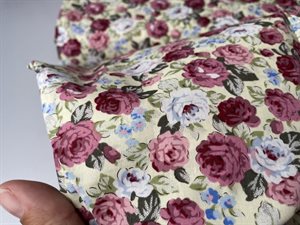 Poplin - roser med gammeldags udtryk på sart gul bund